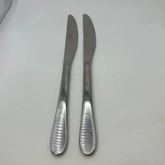 2 Knife Modern Solid Mikasa Brynley Satin (Stainless) 9 1/2" - Picture 2 of 5